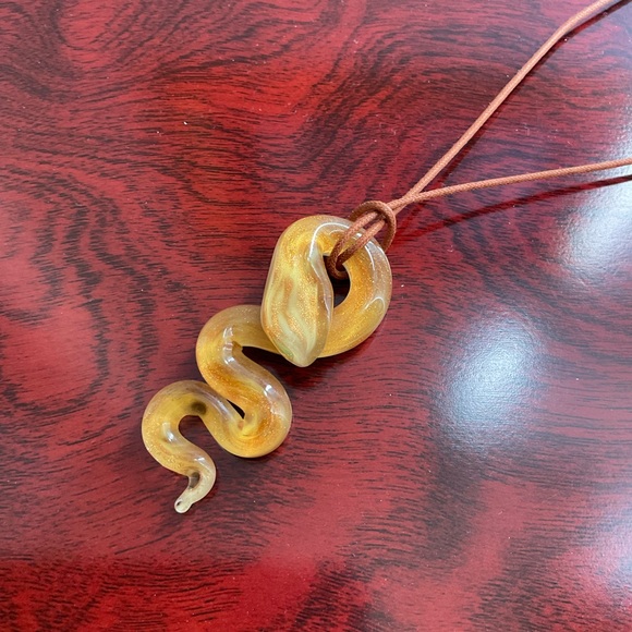 unbranded Jewelry - Elegant Gold Snake Pendant Necklace